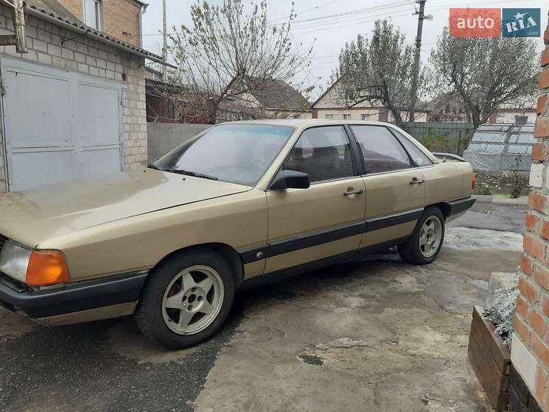 Audi 100 (1987)