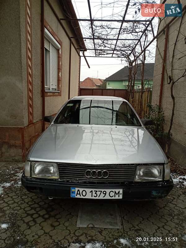 Audi 100 (1984)