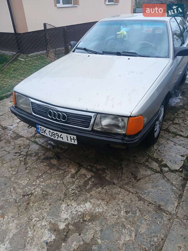 Audi 100 (1988)