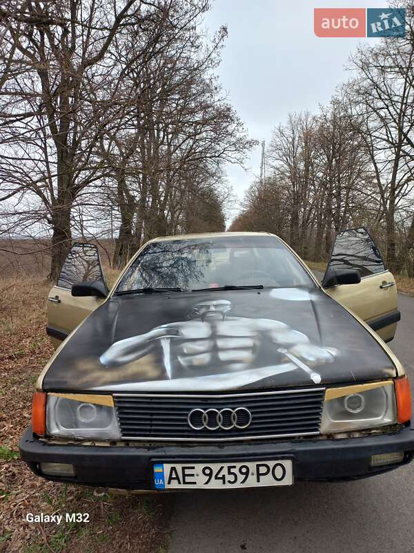 Audi 100 (1985)