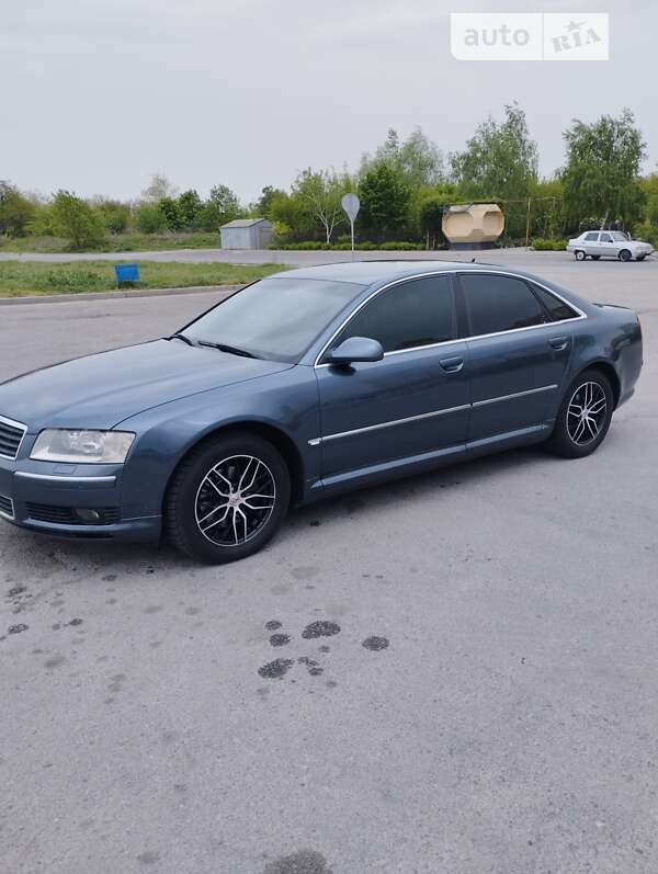 Audi A8 (2004)