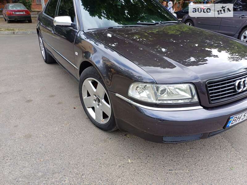 Audi A8 (1999)