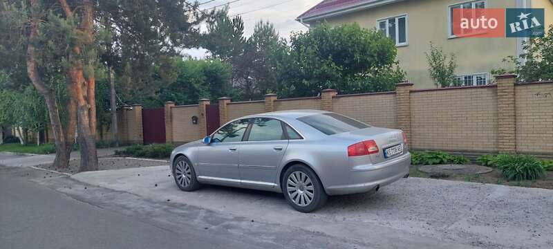 Audi A8 (2003)