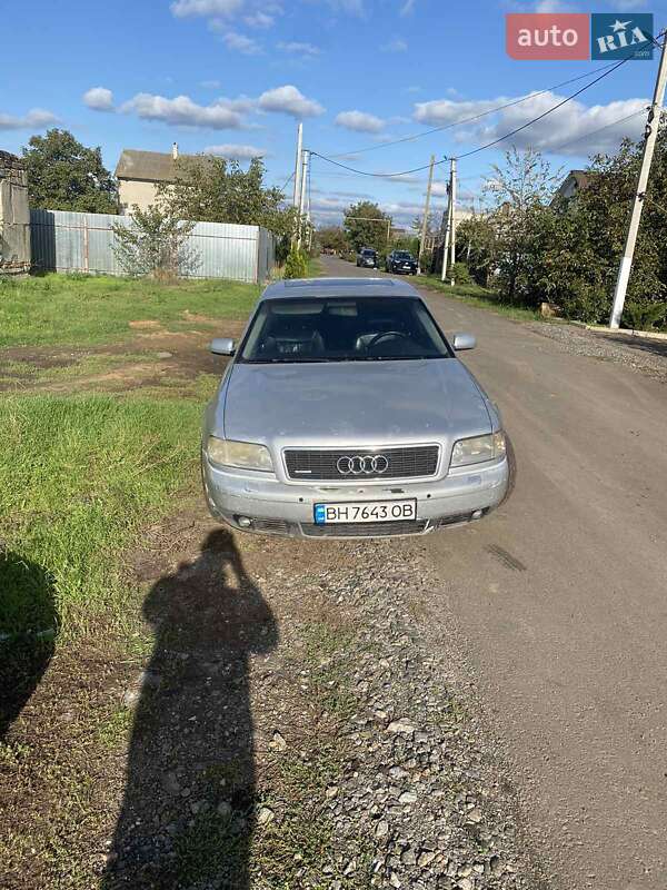 Audi A8 (1999)