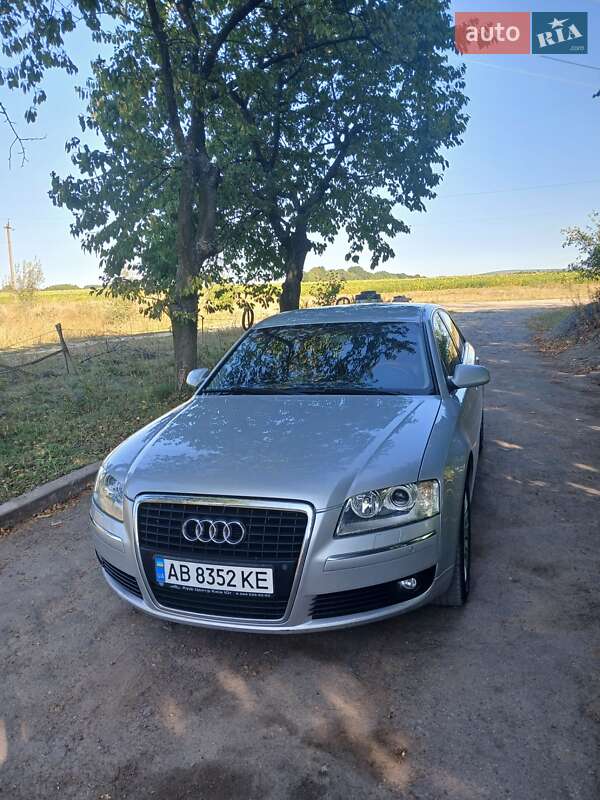 Audi A8 (2005)