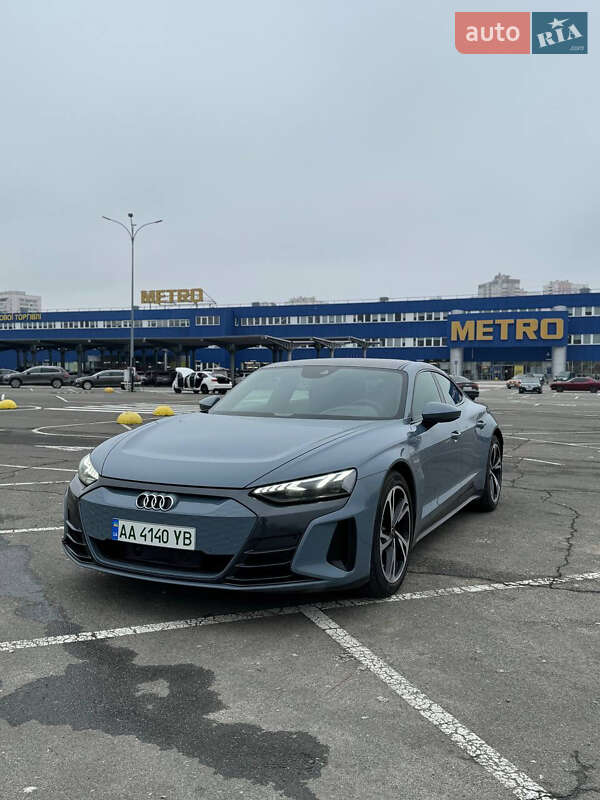 Audi E-tron (2022)
