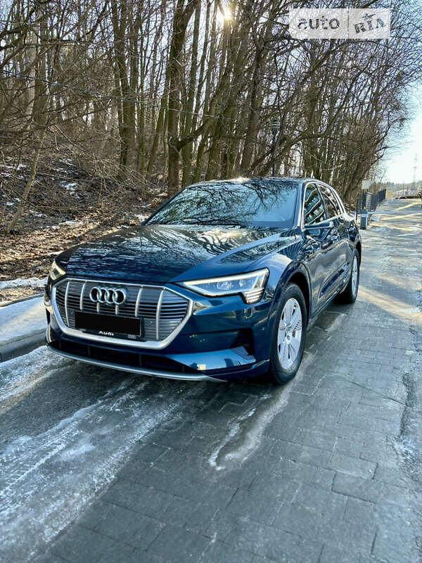 Audi E-tron (2019)