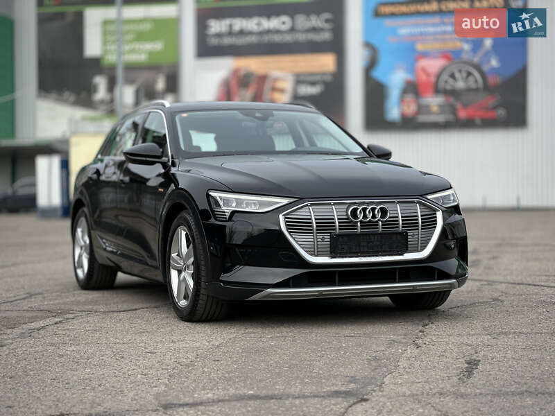 Audi E-tron (2019)