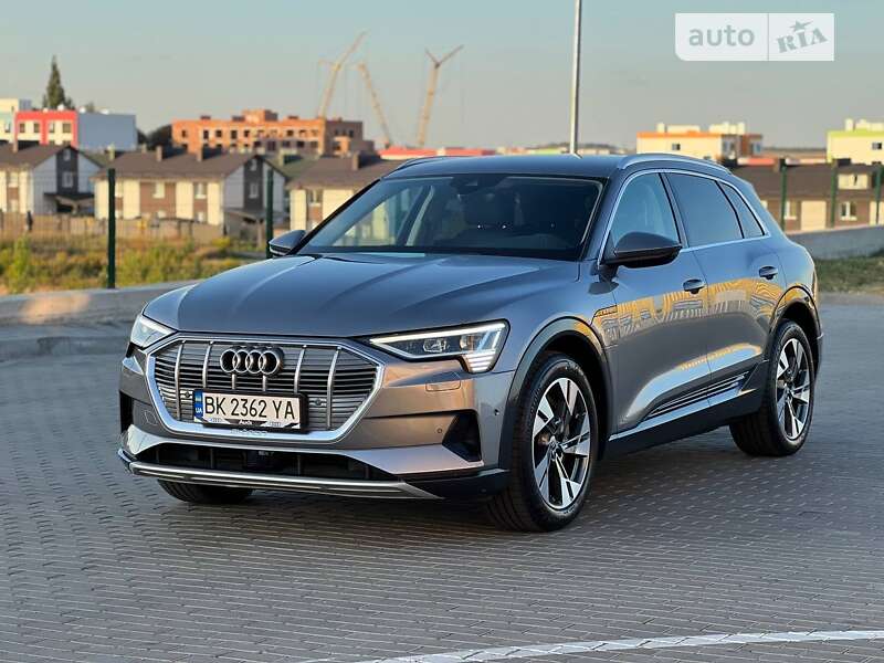 Audi E-tron (2019)