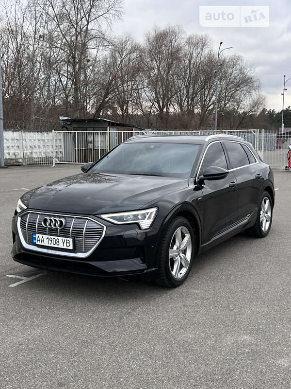 Audi E-tron (2019)