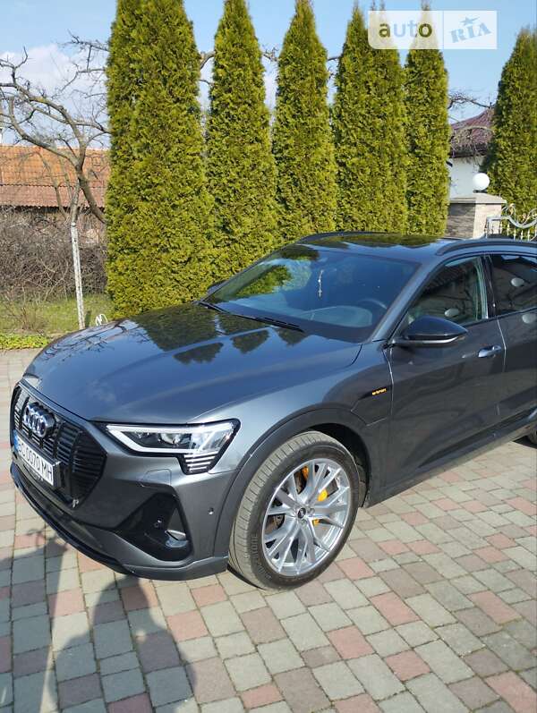 Audi E-tron (2021)