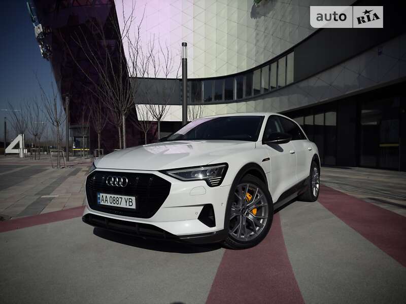 Audi E-tron (2019)