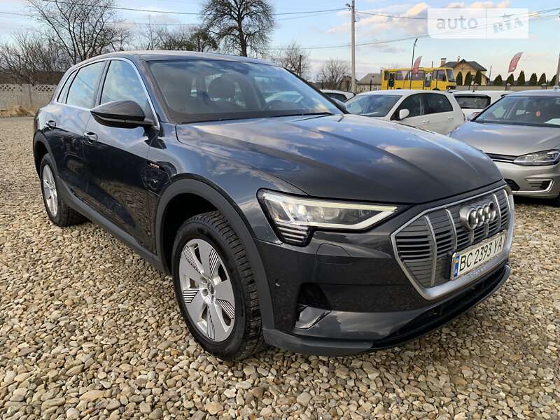 Audi E-tron (2019)