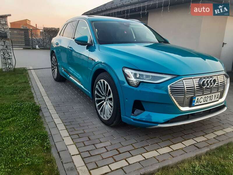 Audi E-tron (2019)