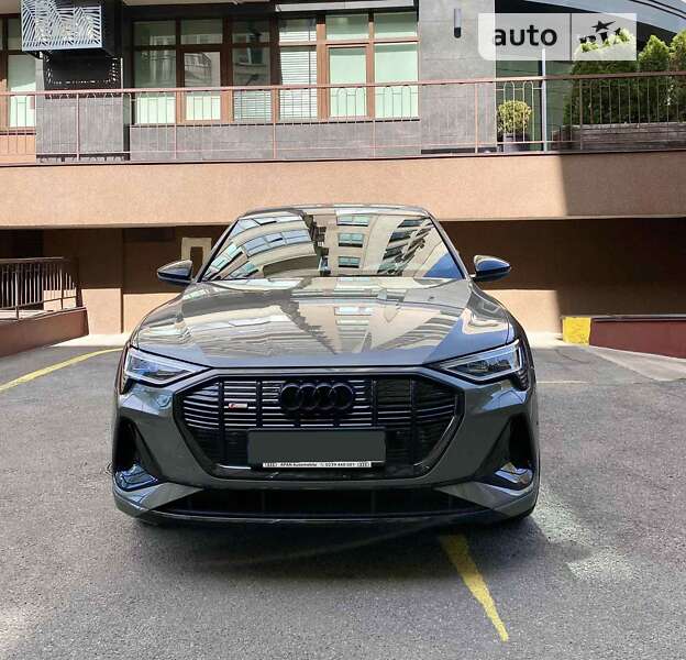 Audi E-tron (2022)