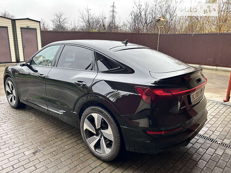 Audi E-tron (2020)
