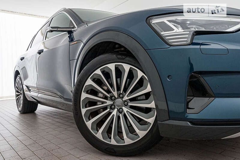 Audi E-tron (2019)