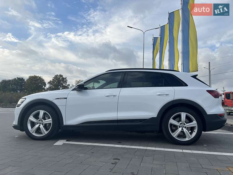 Audi E-tron (2019)