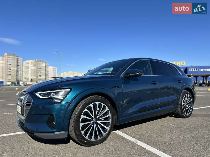 Audi E-tron (2019)