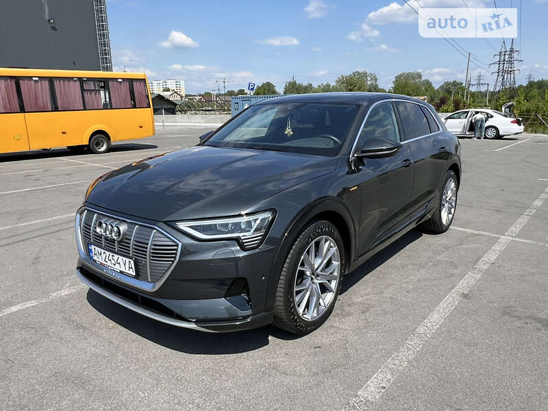 Audi E-tron (2020)