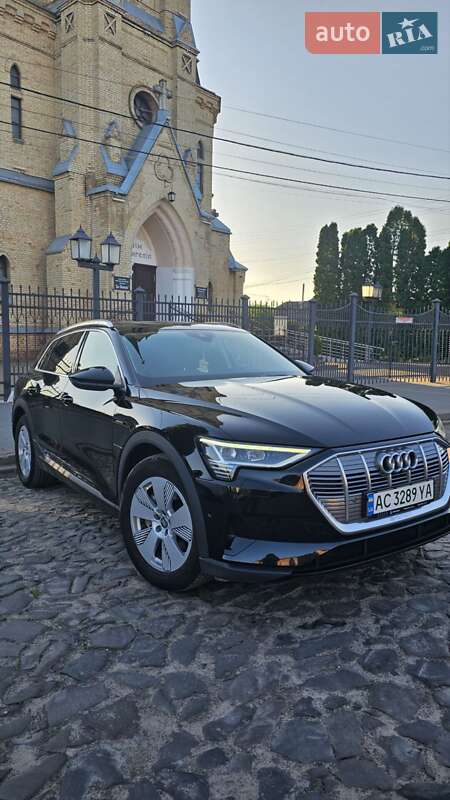 Audi E-tron (2019)