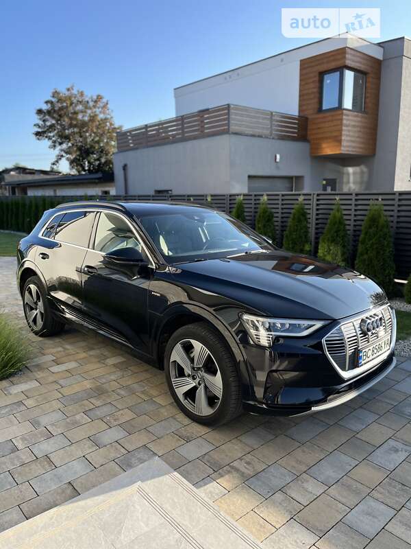 Audi E-tron (2019)
