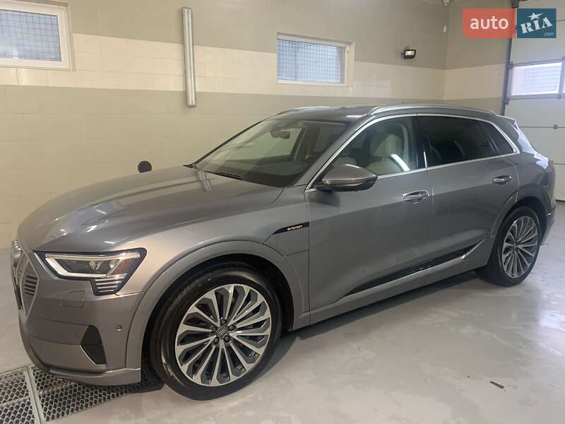 Audi E-tron (2019)