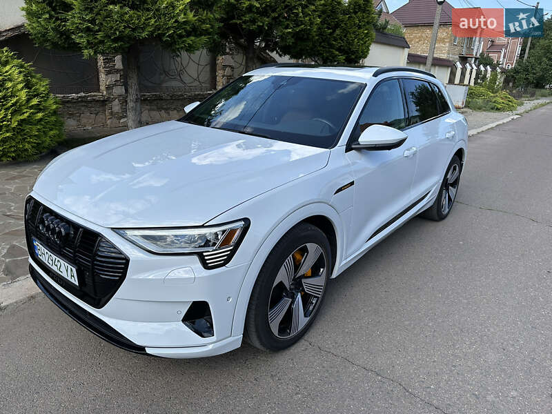 Audi E-tron (2021)