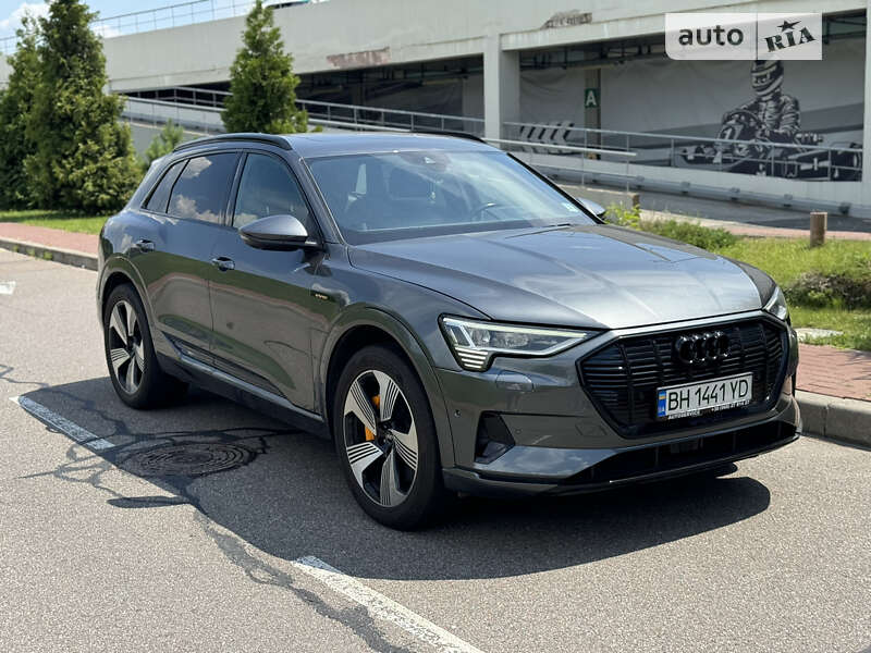 Audi E-tron (2019)