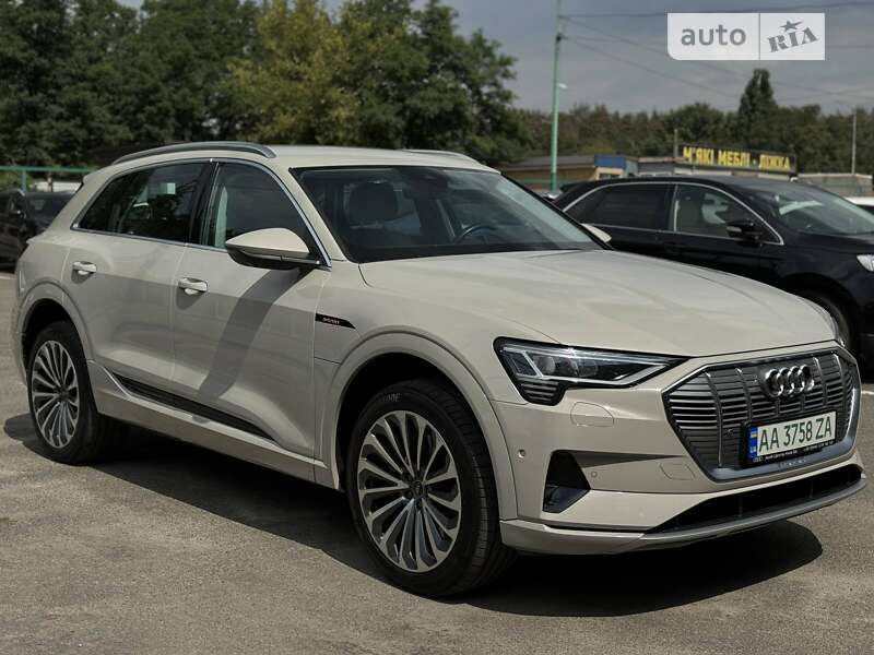 Audi E-tron (2021)