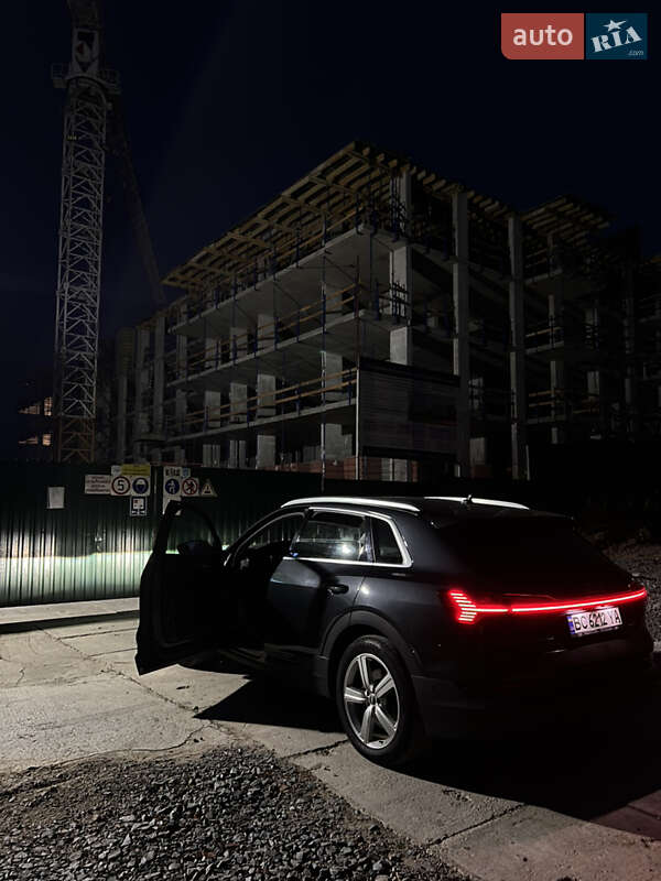 Audi E-tron (2020)