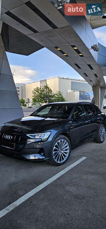 Audi E-tron (2019)