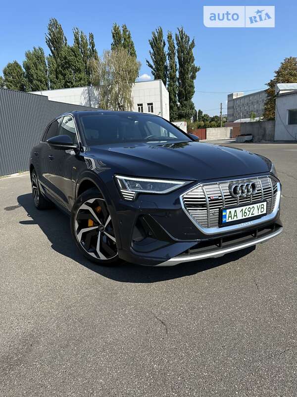 Audi E-tron (2021)