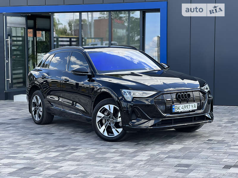 Audi E-tron (2021)
