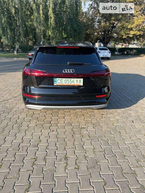 Audi E-tron (2019)