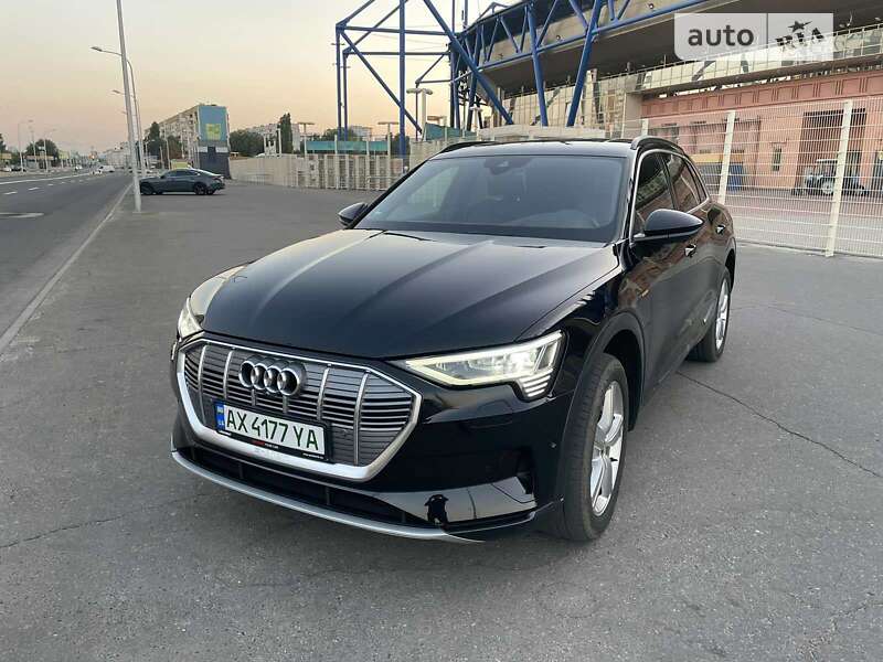 Audi E-tron (2022)