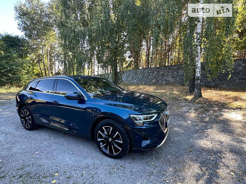 Audi E-tron (2019)