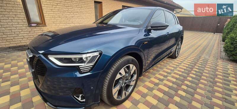 Audi E-tron (2019)