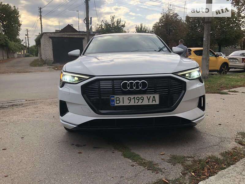 Audi E-tron (2020)
