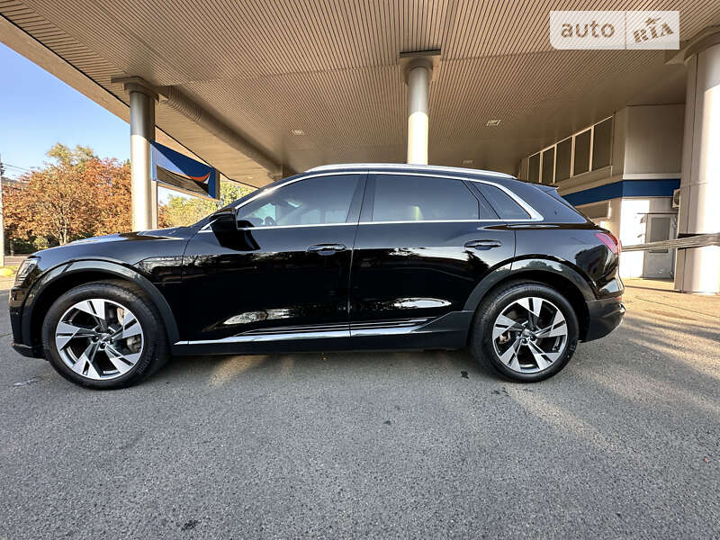 Audi E-tron (2021)