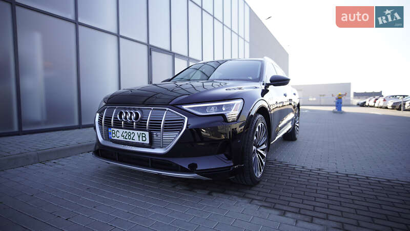 Audi E-tron (2019)