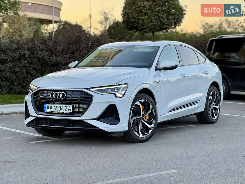 Audi E-tron (2022)