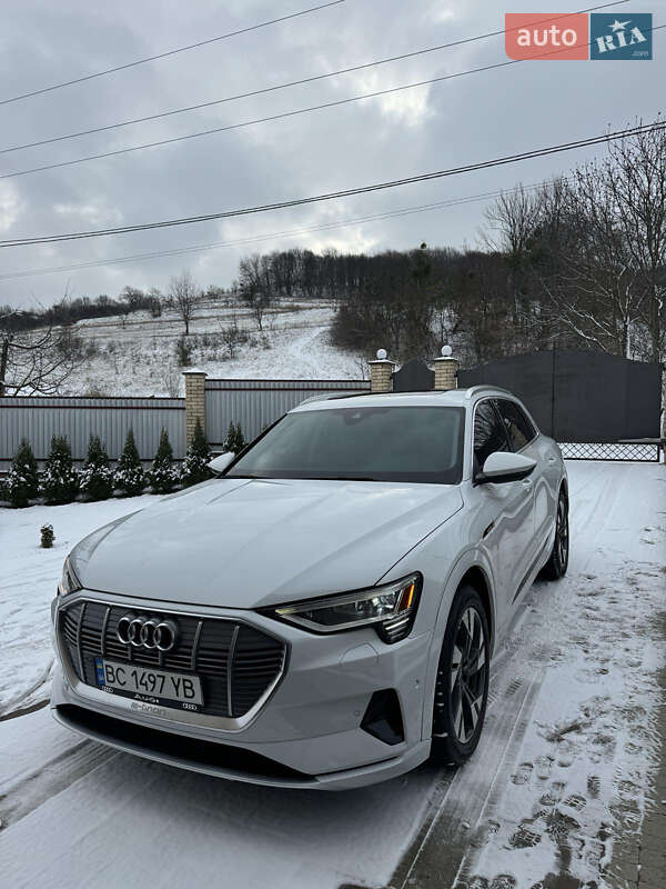 Audi E-tron (2022)