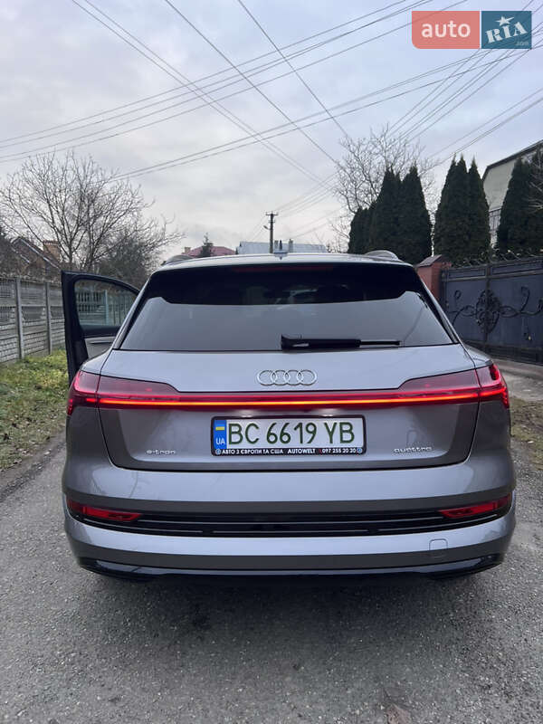 Audi E-tron (2021)