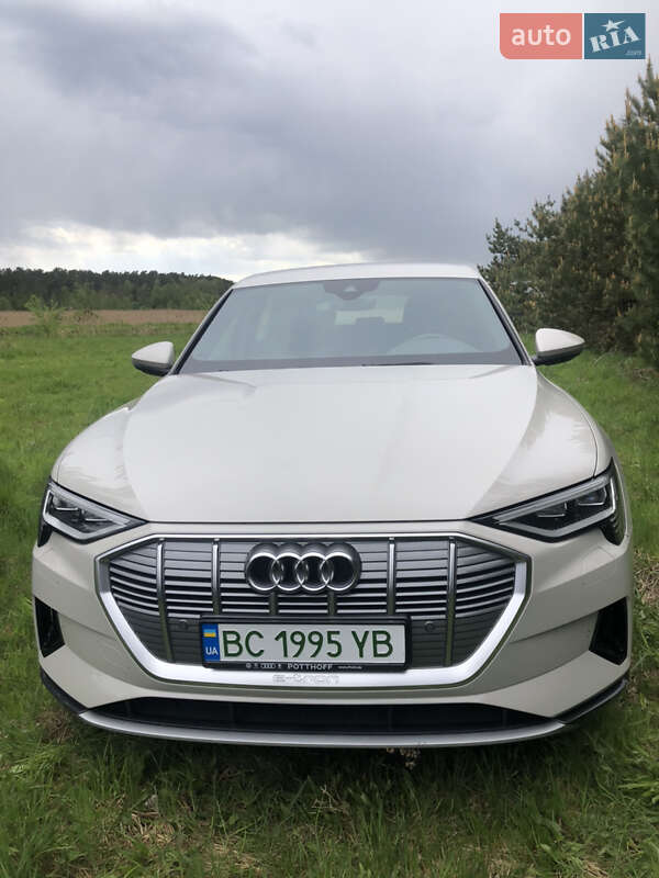 Audi E-tron (2021)