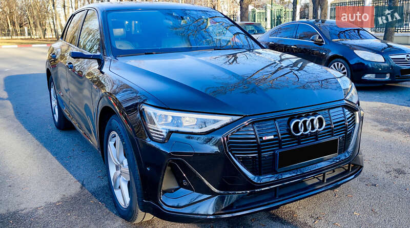 Audi E-tron (2020)