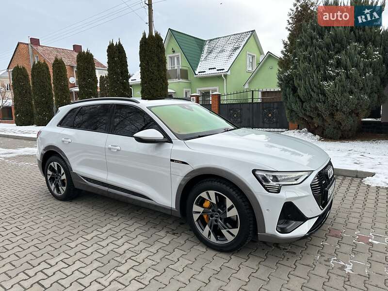 Audi E-tron (2021)