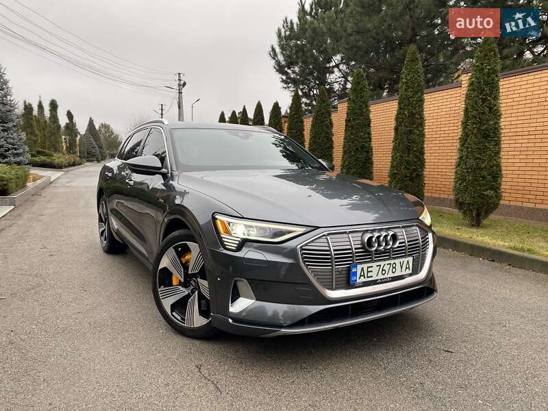 Audi E-tron (2019)