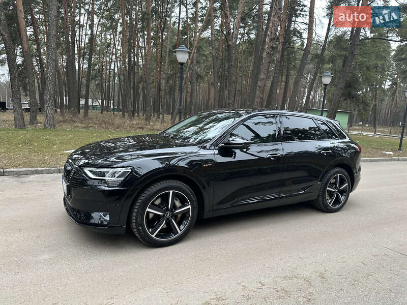 Audi E-tron (2019)