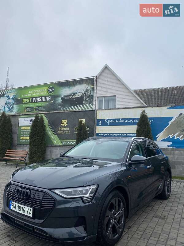 Audi E-tron (2022)